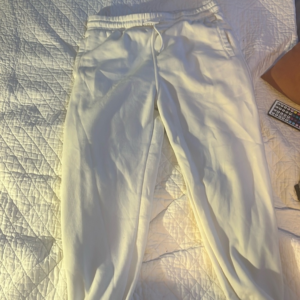 White sweatpants, new, used a couple times, no stain and cotton fabric
